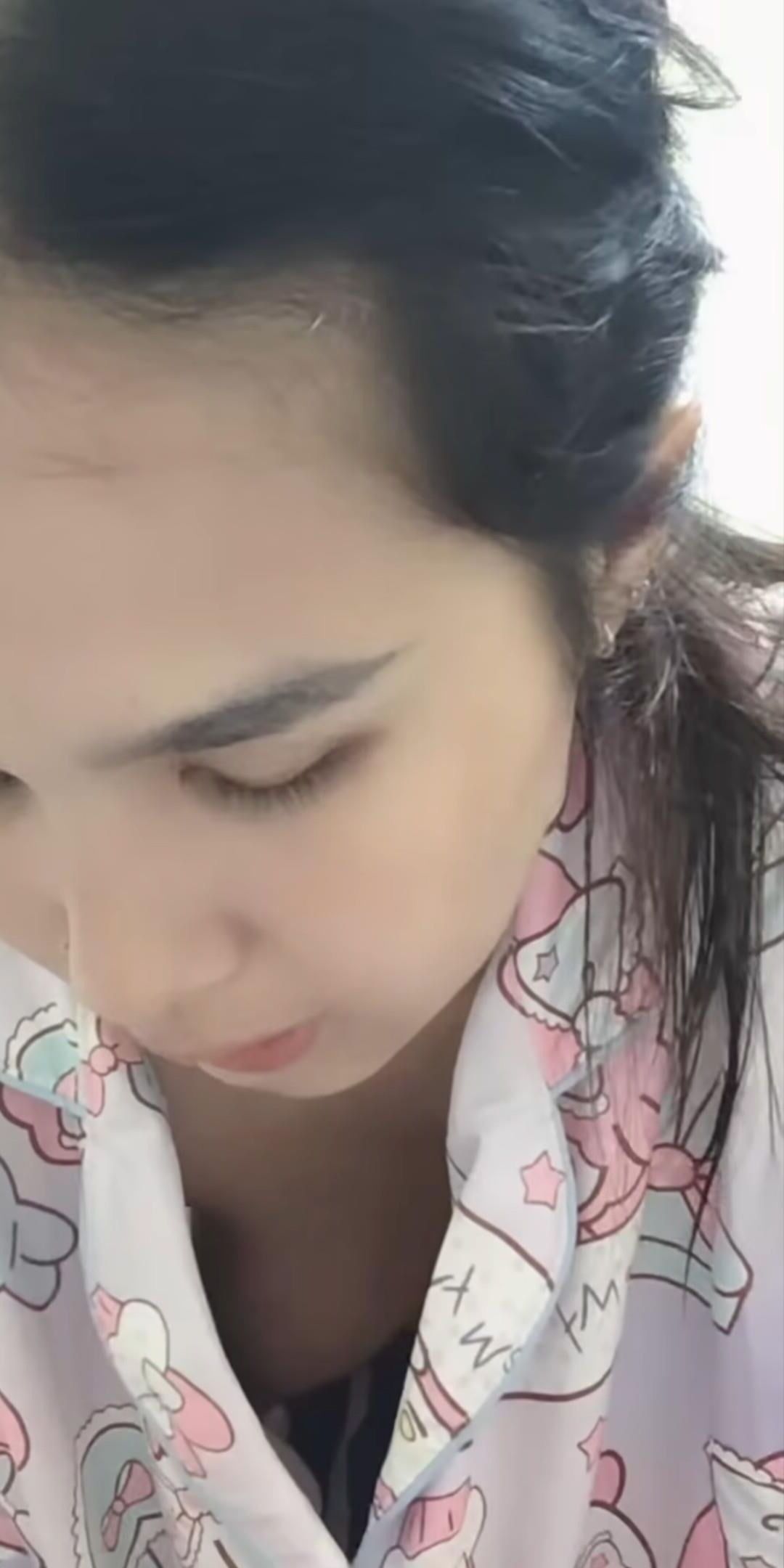 Asian Downblouse Nippel