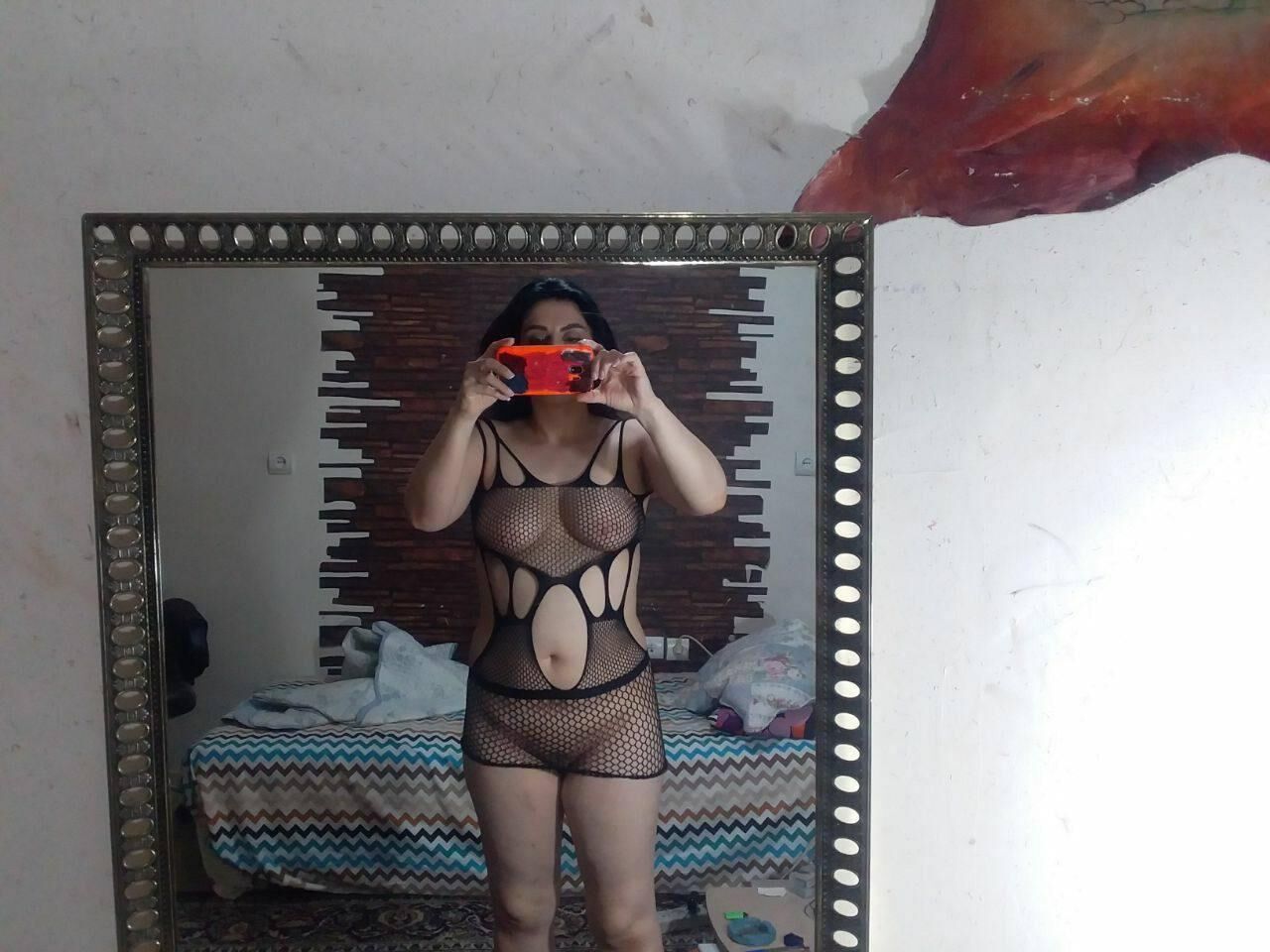 Femme iranienne aux gros seins