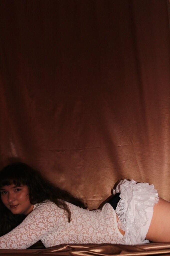 Une fille russe dans un body voir a besoin d'une évaluation