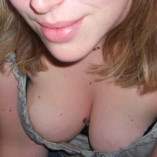 Gros seins tinder bbc maman salope exposée