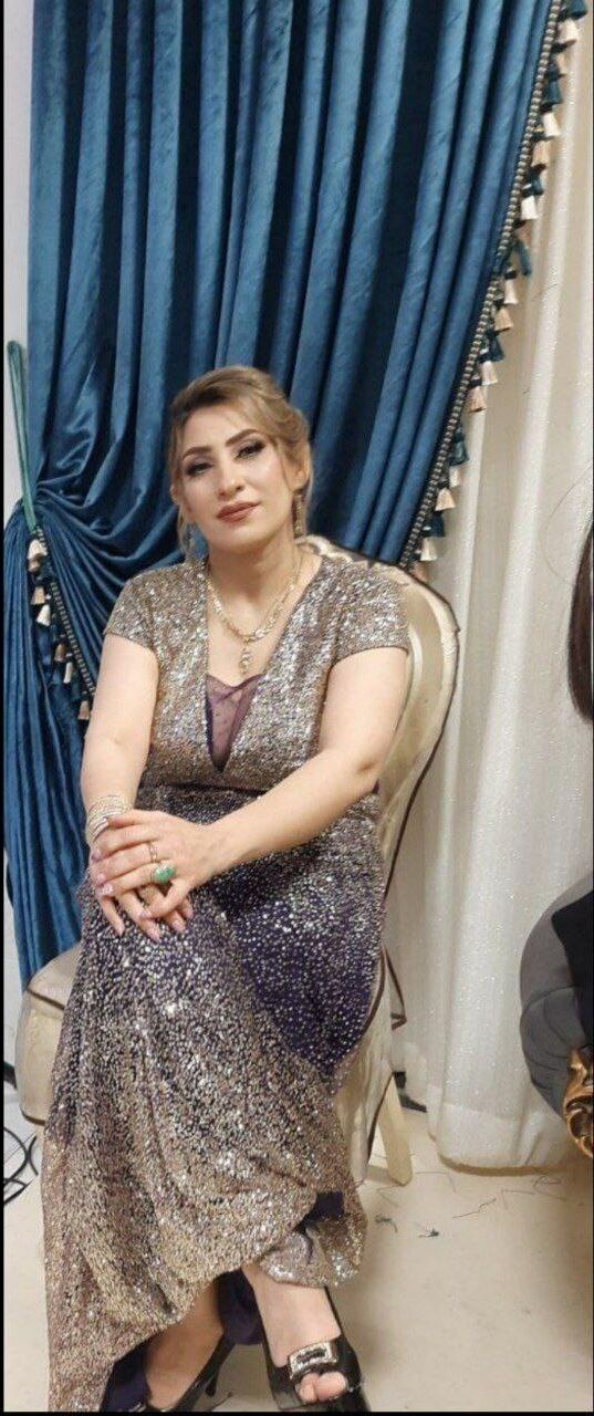 Femme iranienne aux gros seins