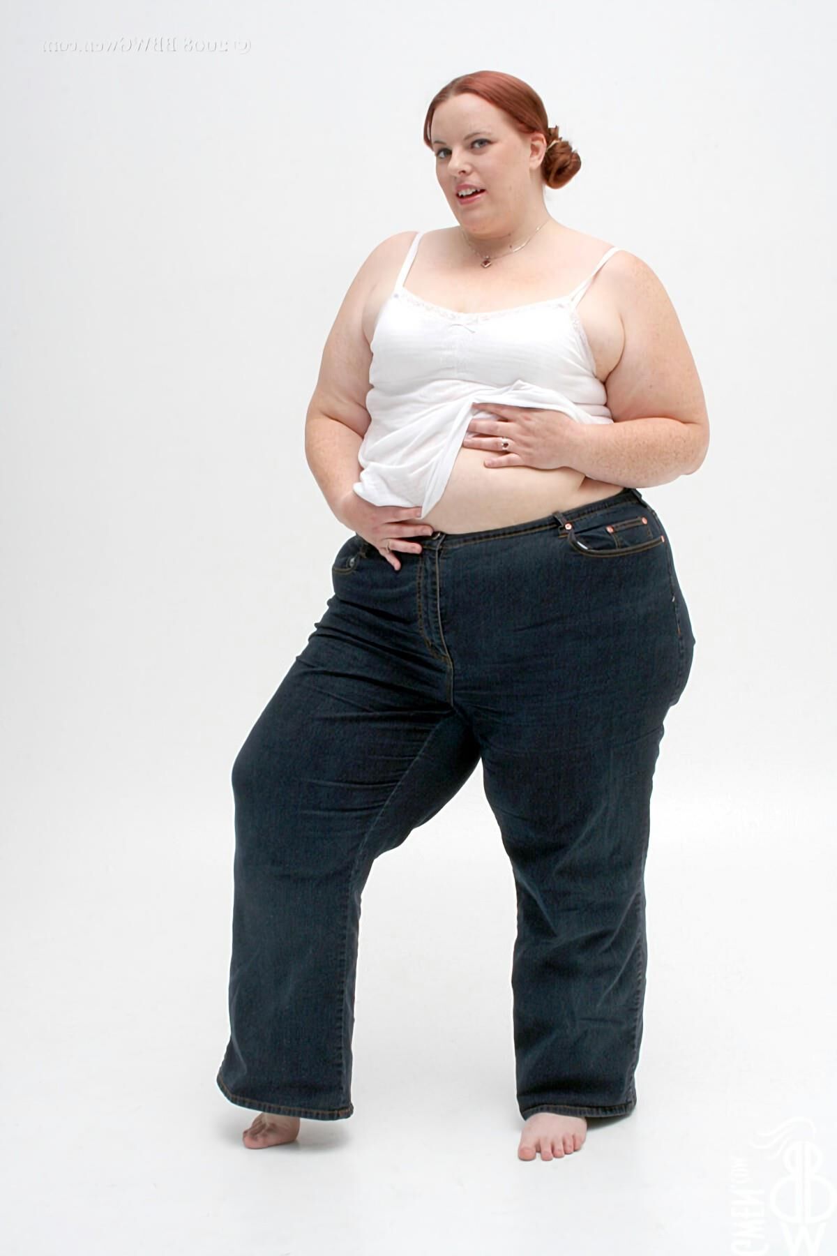 RADIEUSE GWEN SSBBW ROUSSE AVEC DES TOT PETITS NICHONS