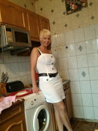 Chef d'orchestre de train mature Elena de Russie