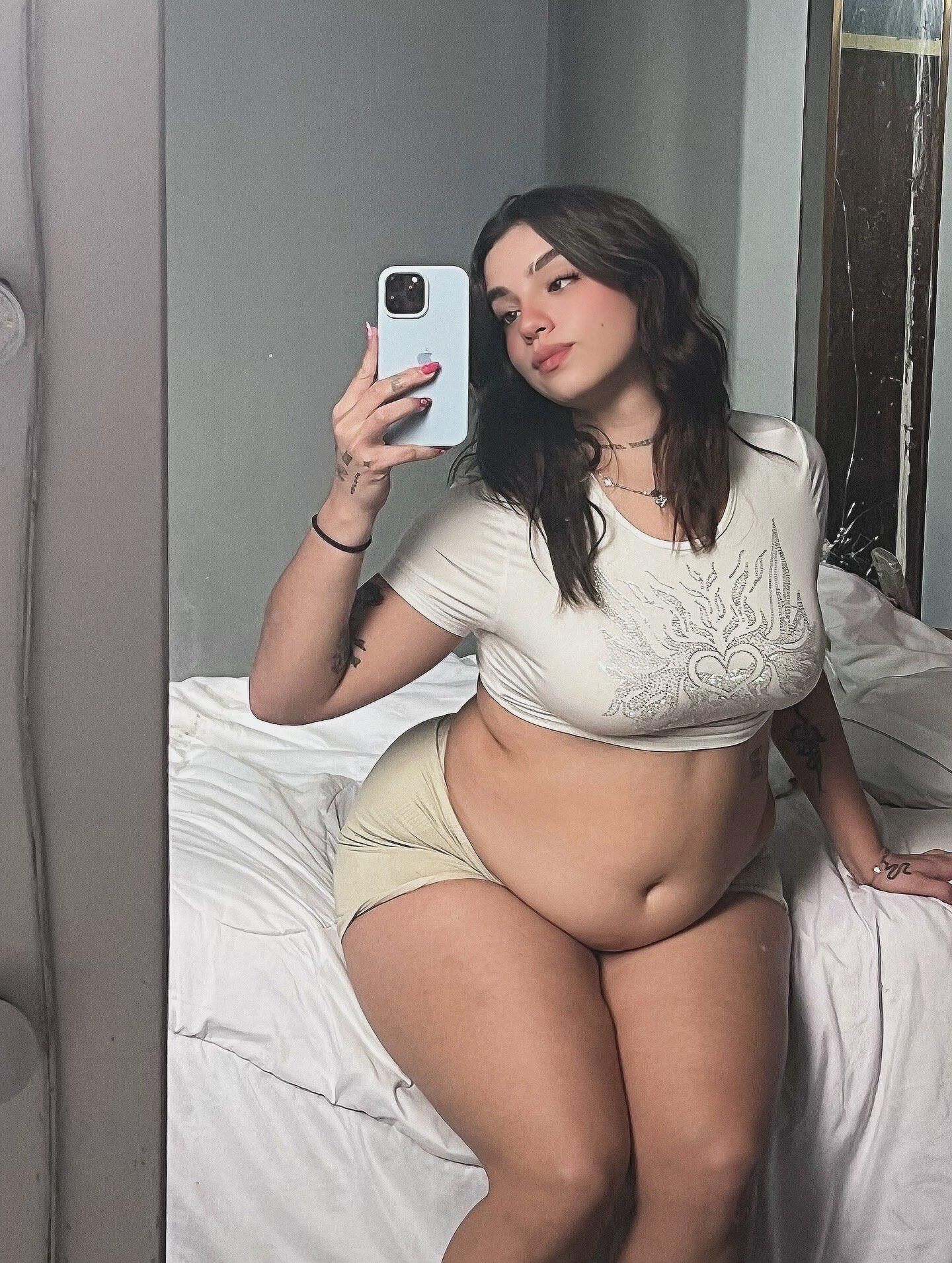 Gia Big Ass Big Big Tits Belly Beauty Latina Girl Mixed Hot Shots