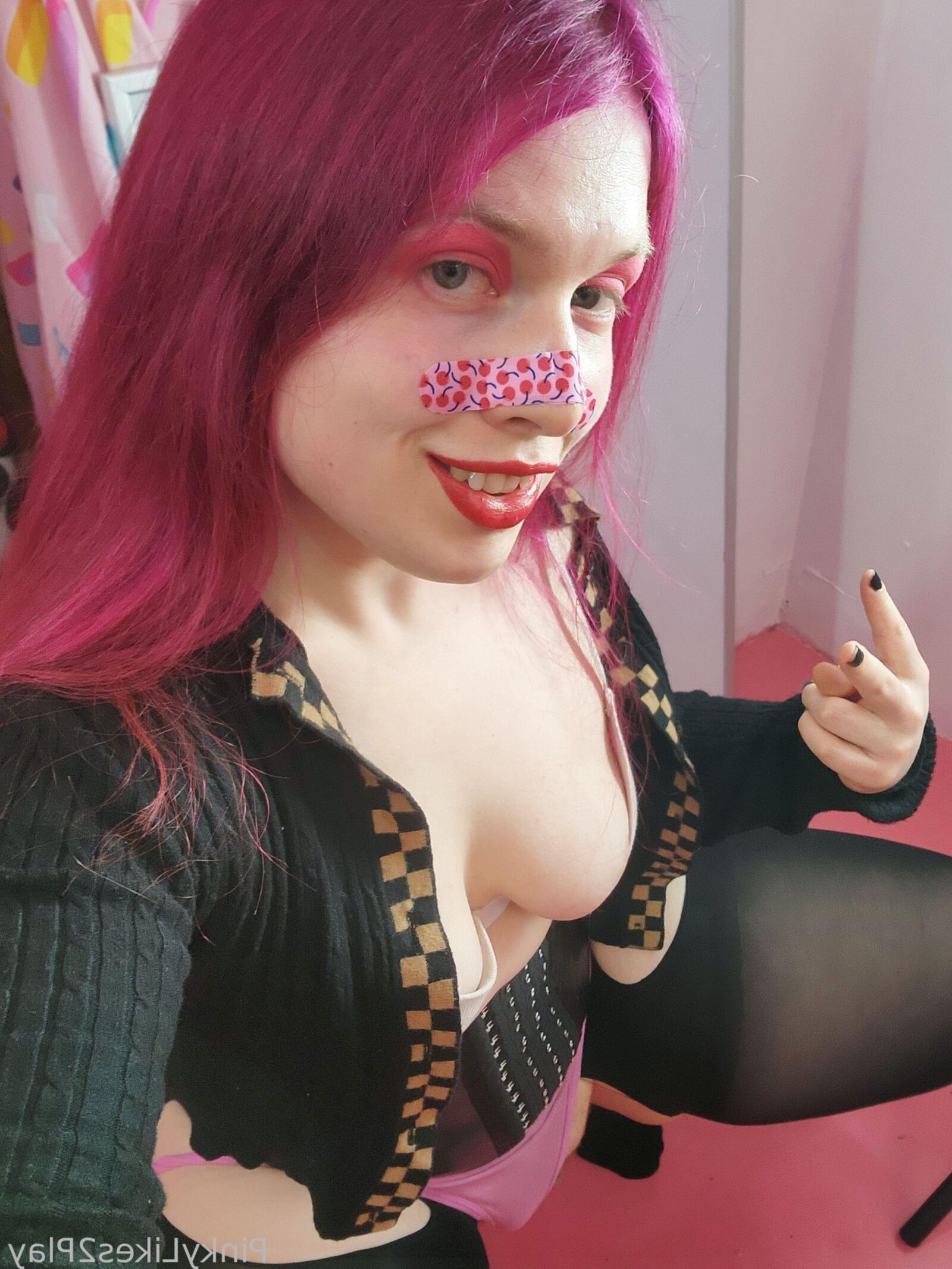 Pinky Redhead Br Br Bruta Pequenos Peitos BBW Anal Trans Misto Hot Photo