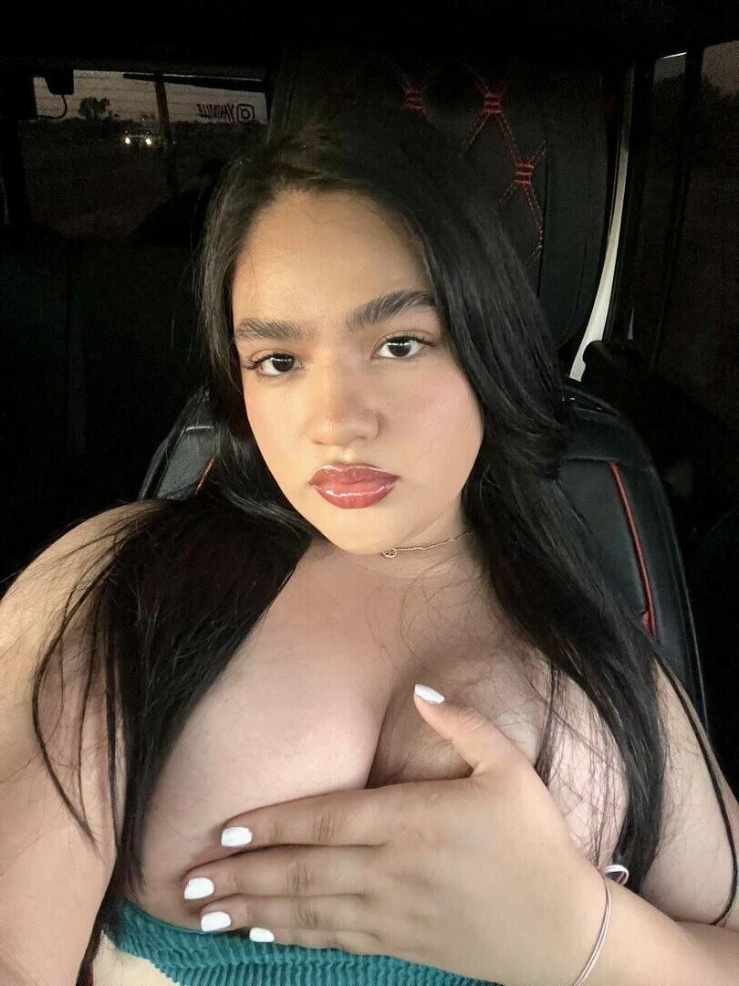 Yani Big Ass se mamas pequenos beleza morena latina menina misturada quente sh
