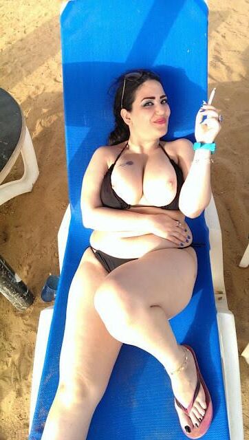 Busty arabische Frau
