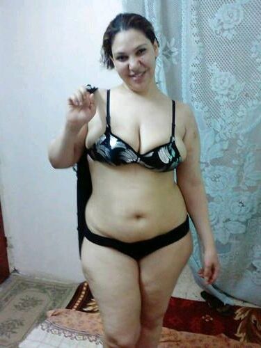 Busty arabische Frau