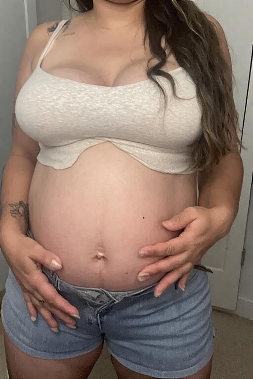 Pregnant Latinas