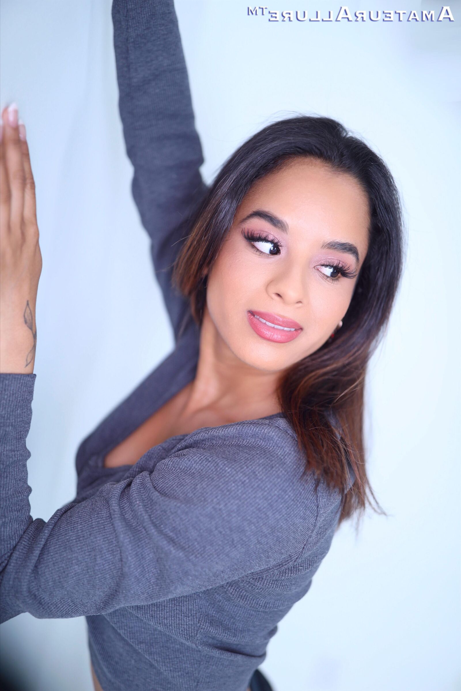 Isabella Jules, Petite Sexy Latina Loves to Please