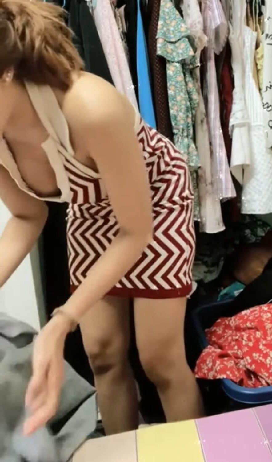 Asian downblouse nipple