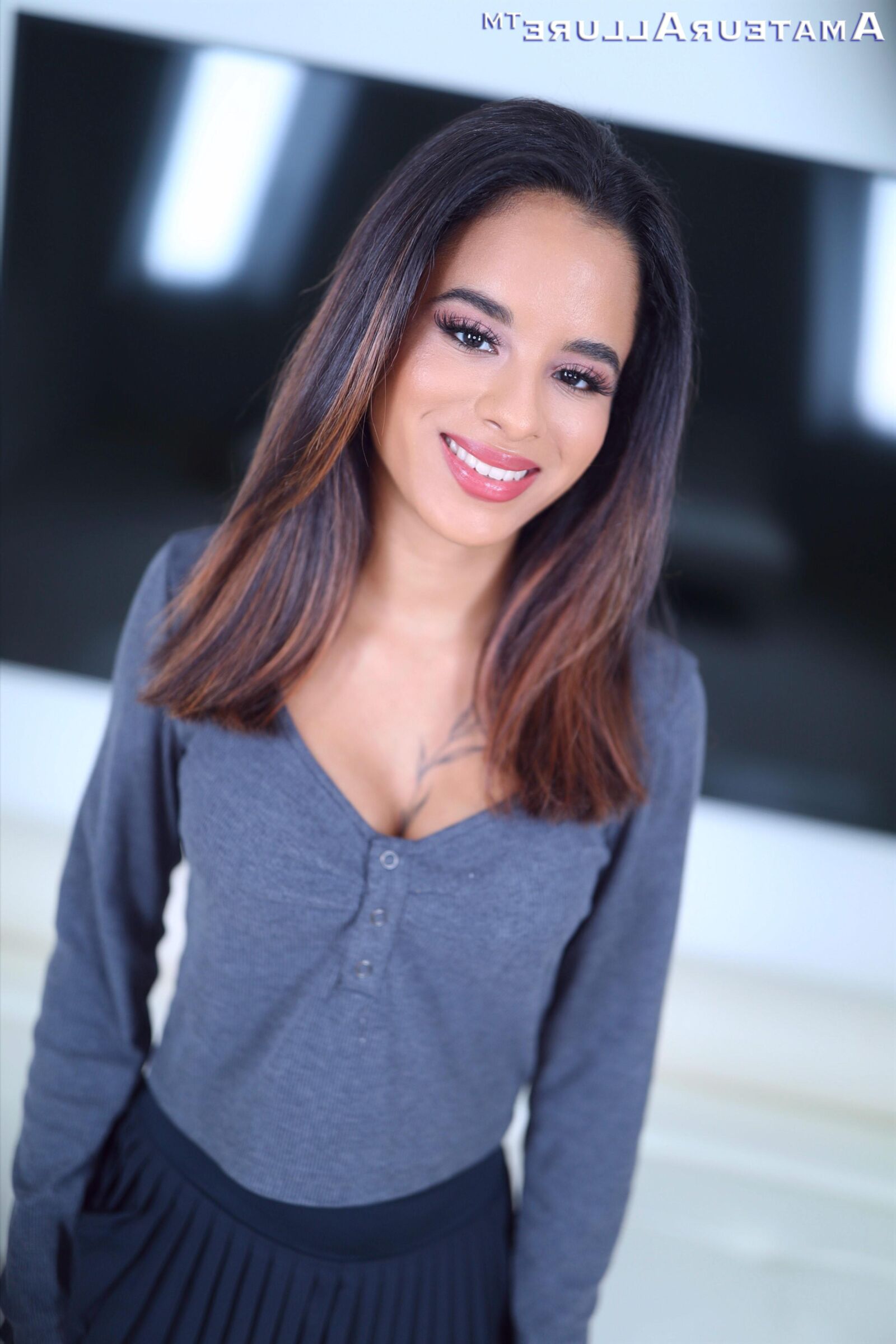 Isabella Jules, Petite Sexy Latina Loves to Please