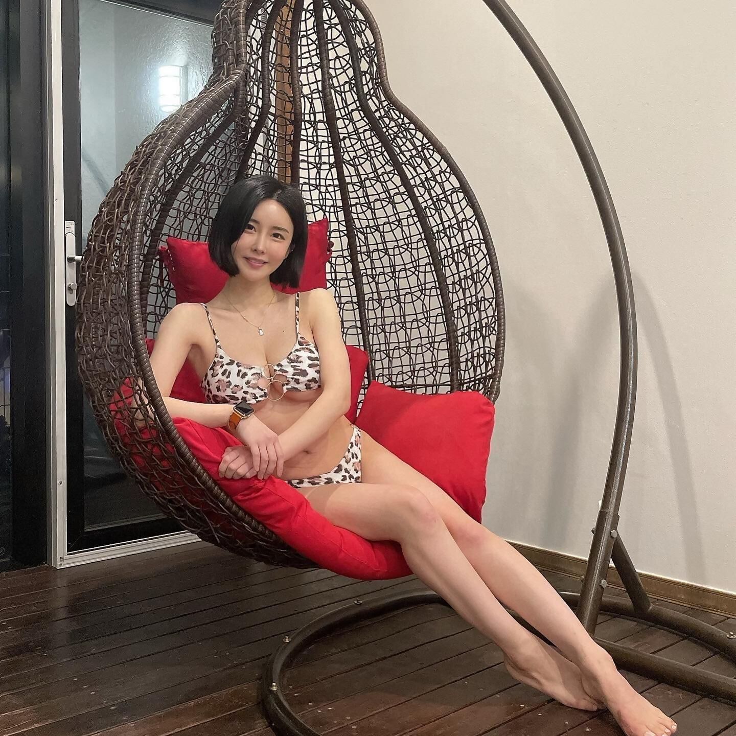 The Pinnacle of Asian Selfies 