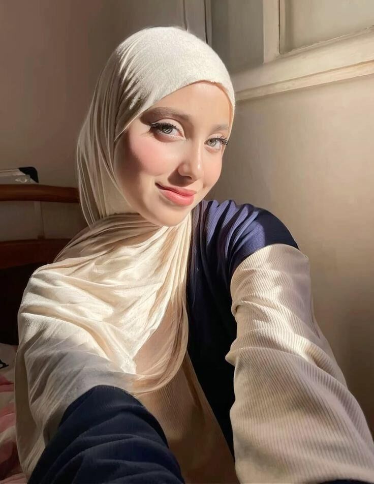 Hot Hijabis #