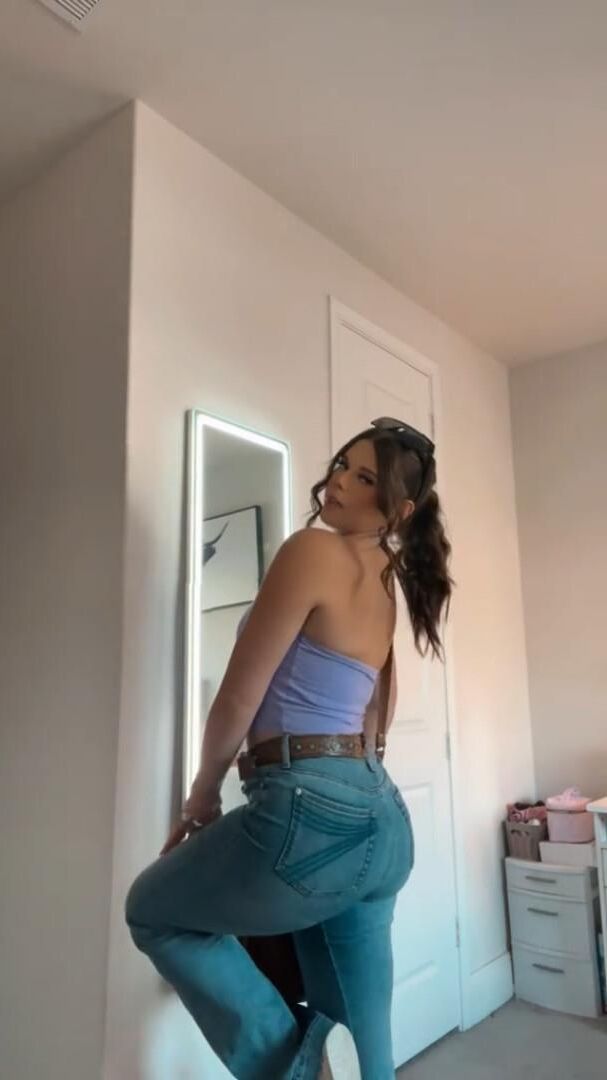 College Snowbunny Pawg pour BBC: Emma H