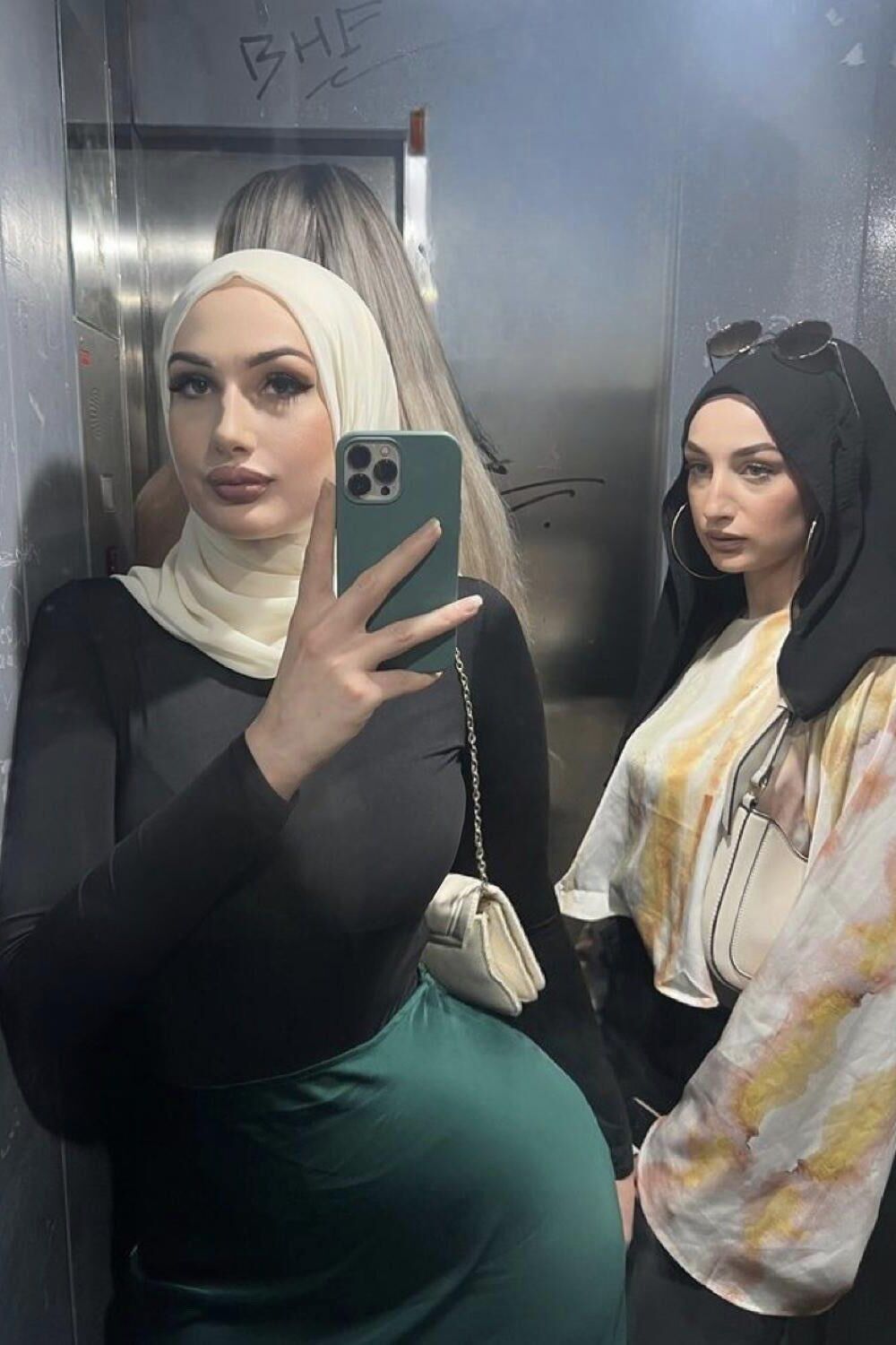 Curvy hijabi slut