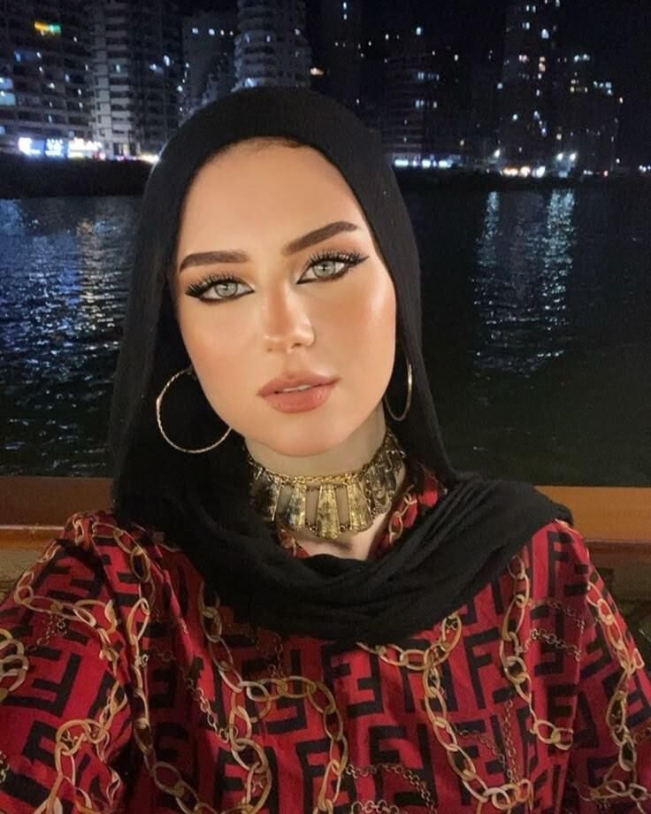 Hot Hijabis #