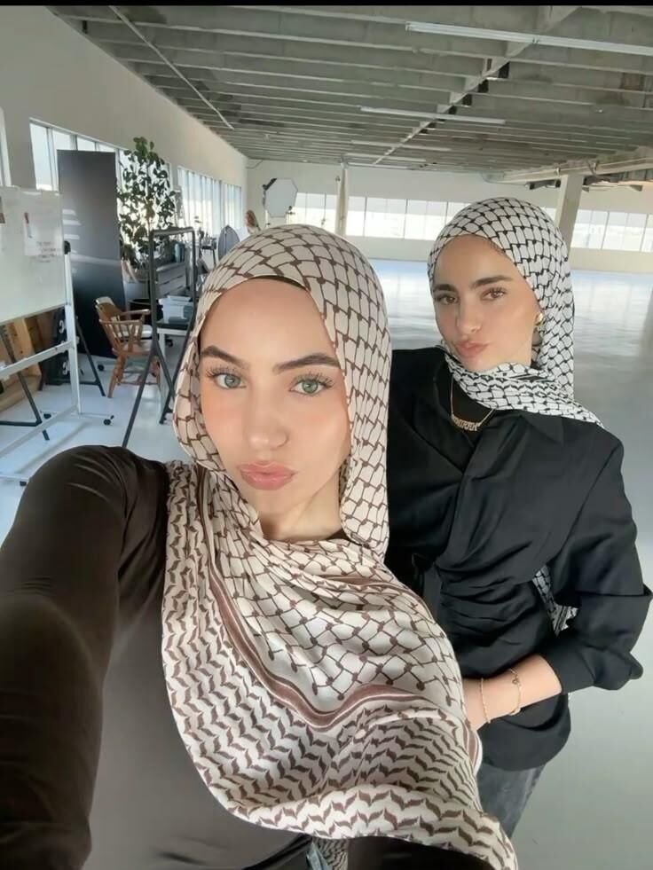 Hot Hijabis #
