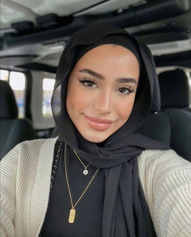 Hot Hijabis #