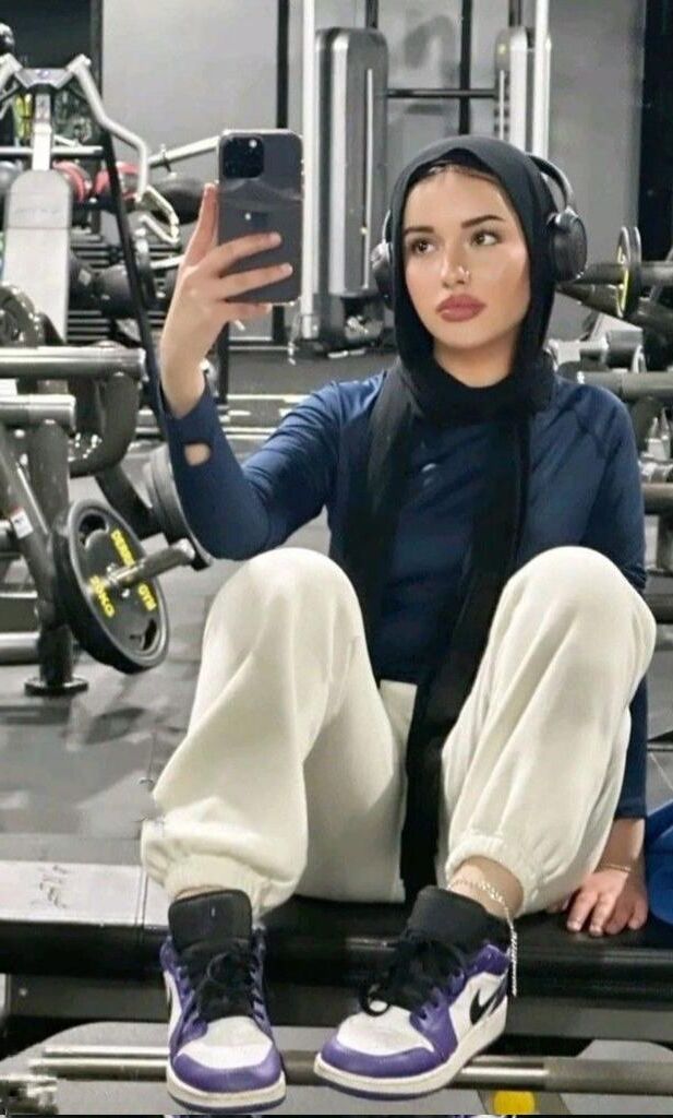 Hot Hijabis #