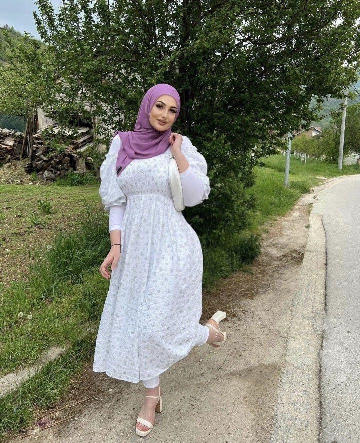 Curvy hijabi slut