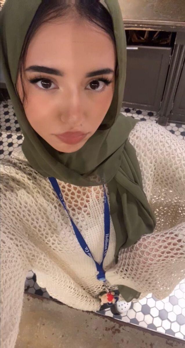 Hot Hijabis #