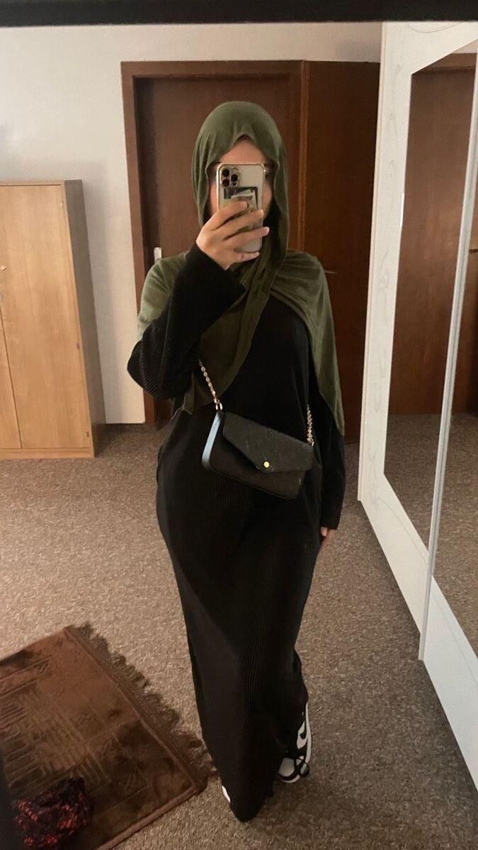 Curvy hijabi slut