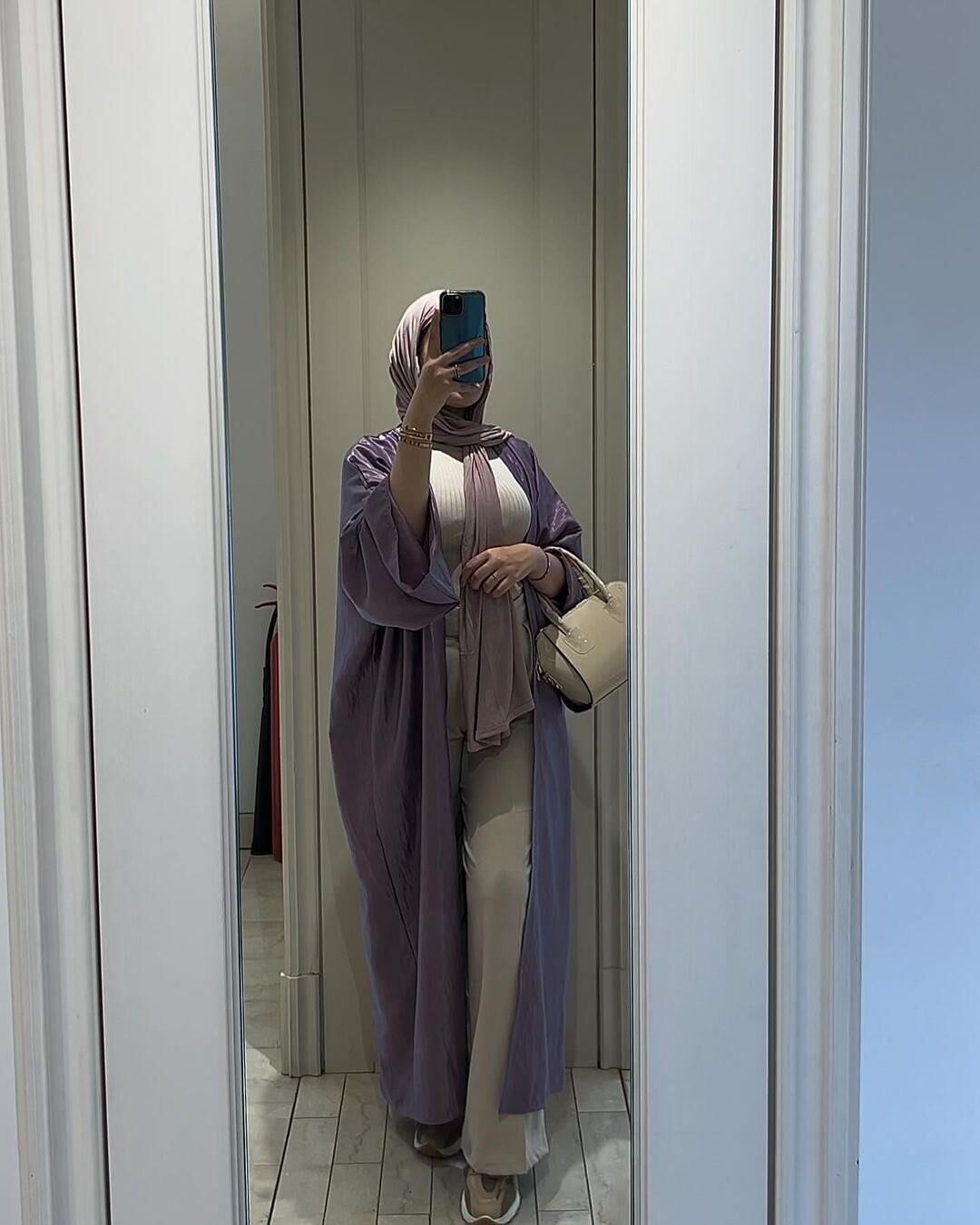 Curvy hijabi slut