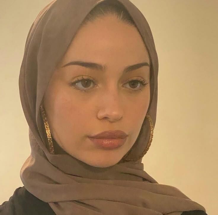 Hot Hijabis #