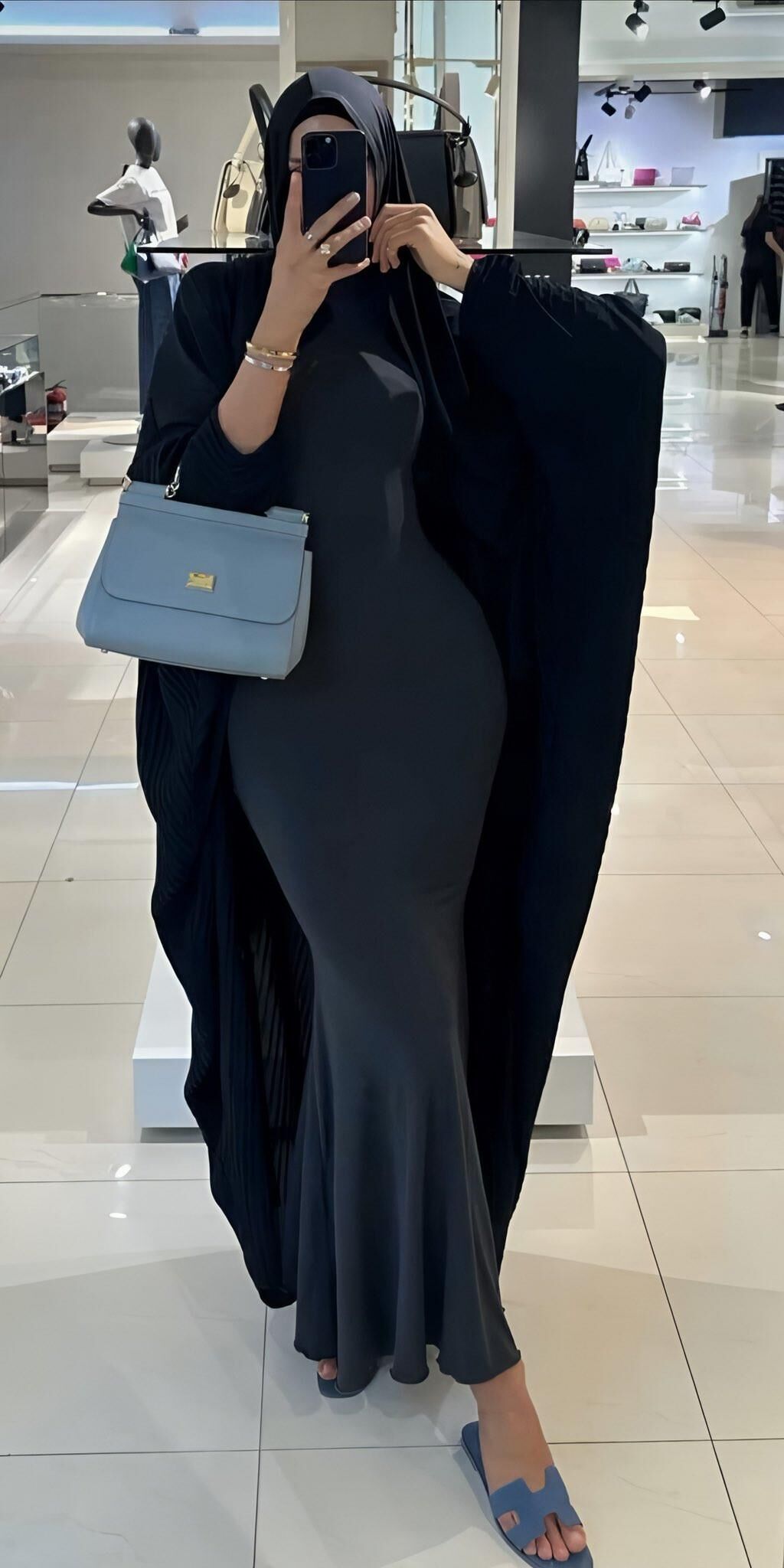 Curvy hijabi slut