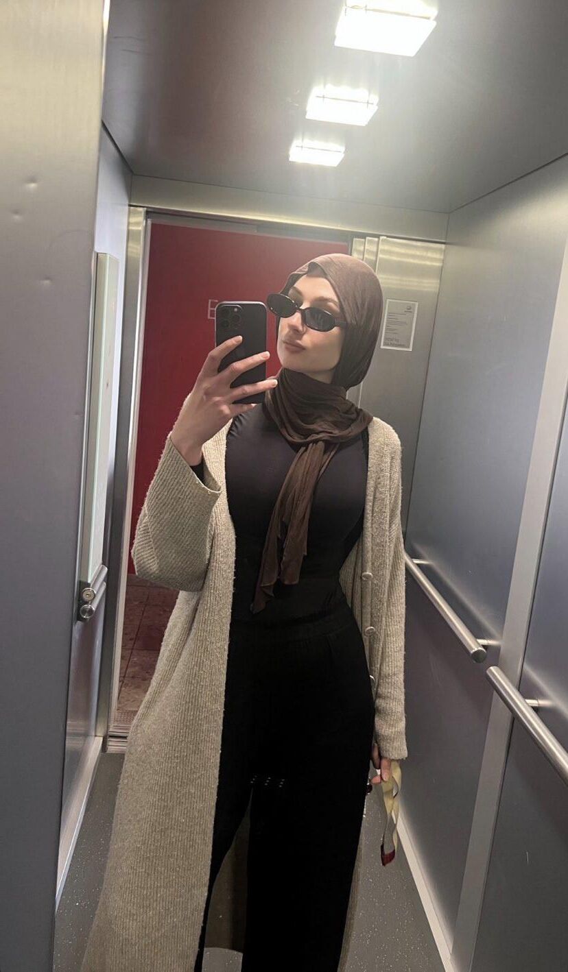 Curvy hijabi slut