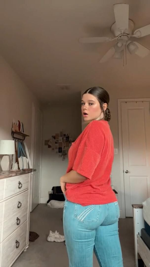 College Snowbunny Pawg pour BBC: Emma H
