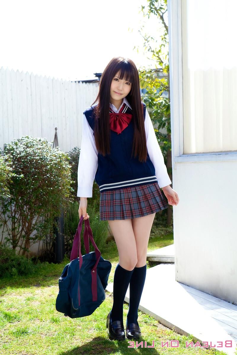 Japanische Schönheiten Niko o großes Schulmädchen