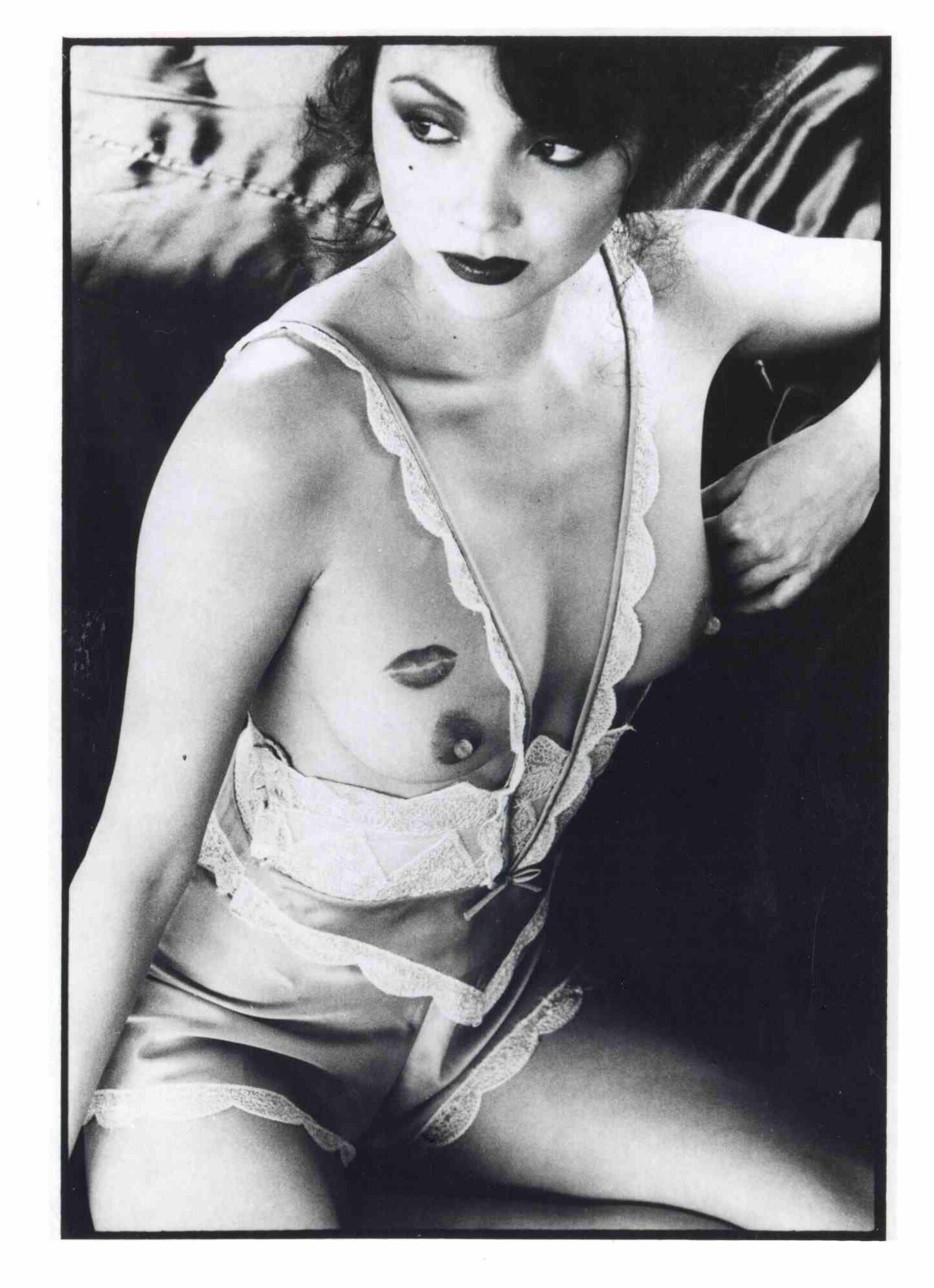 Nackt japanisch geboren in US -Model Marie Helvin