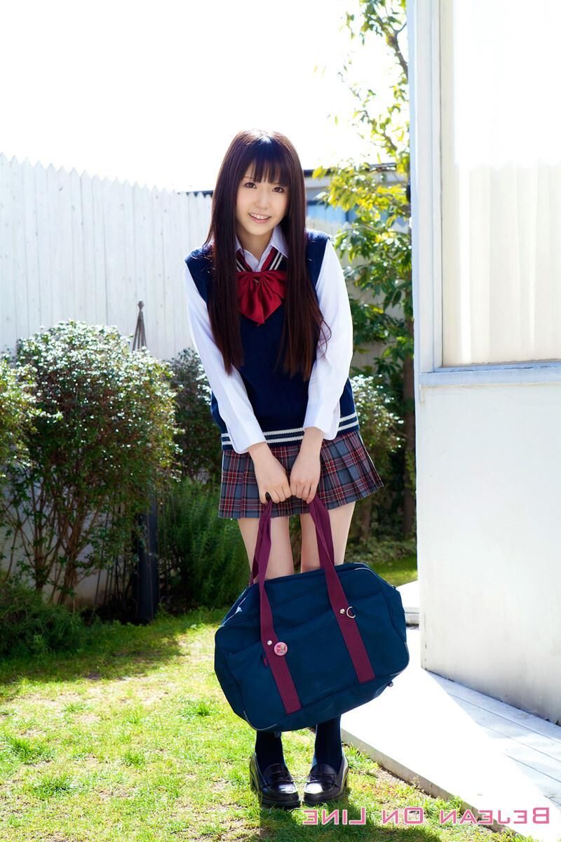 Japanische Schönheiten Niko o großes Schulmädchen