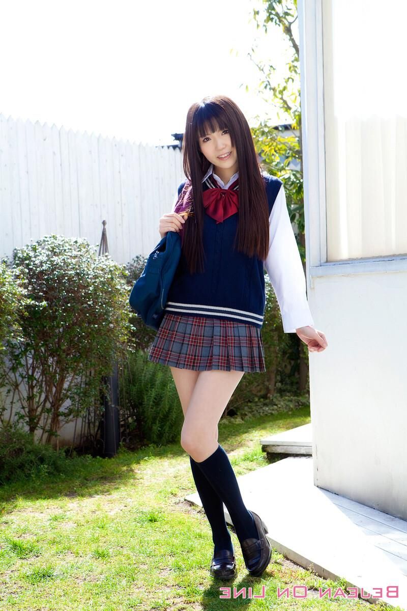 Japanische Schönheiten Niko o großes Schulmädchen