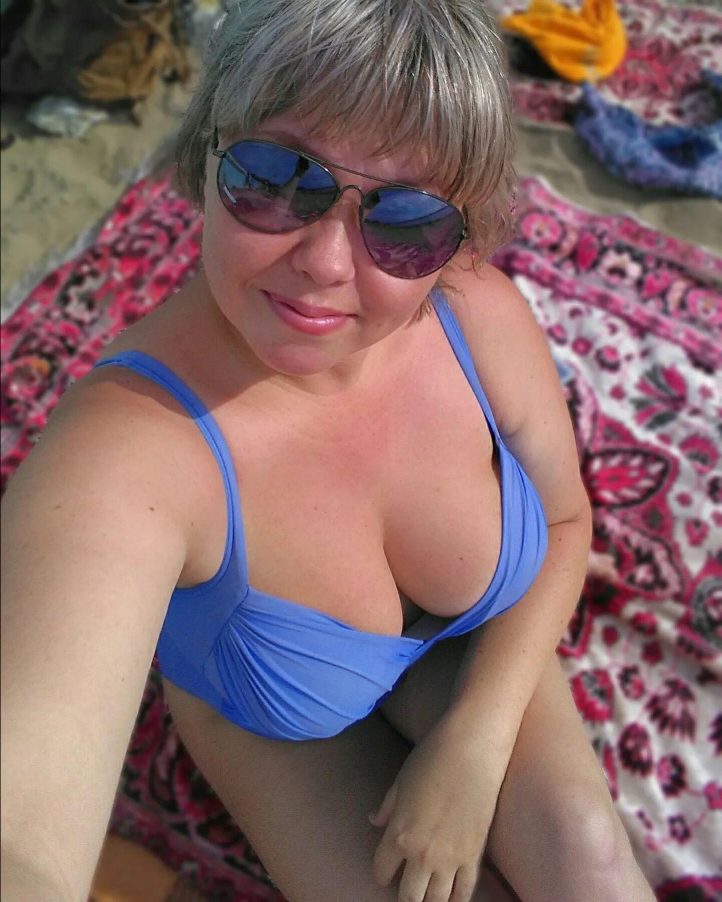 Russische Frau im Bikini