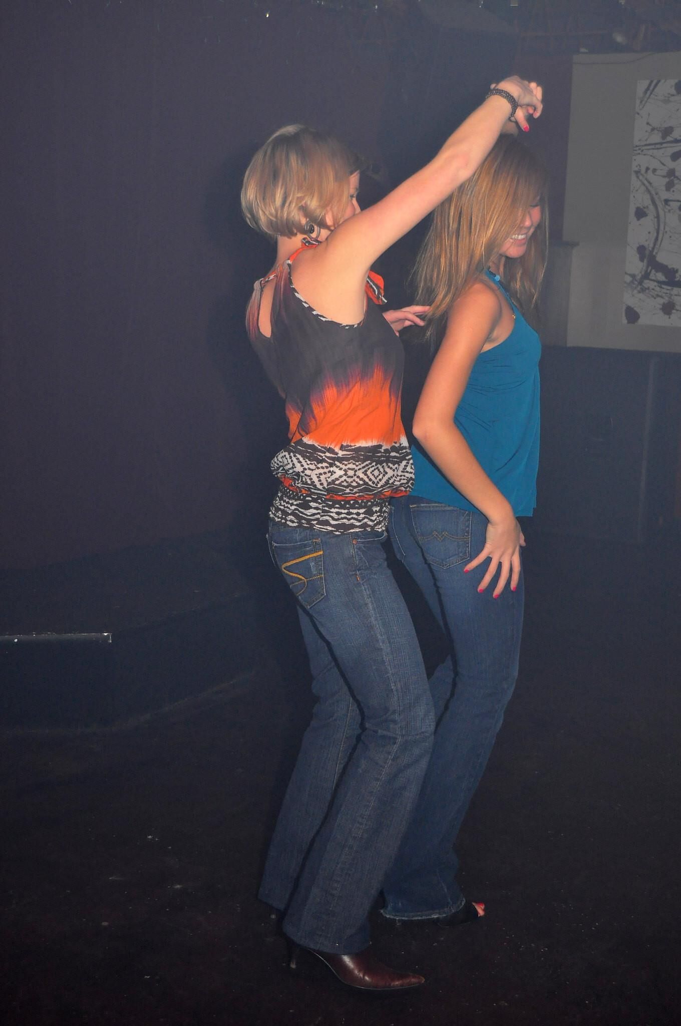 Dieses asiatische Mädchen auf einer Party II