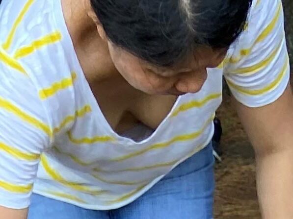 Asian Downblouse findet