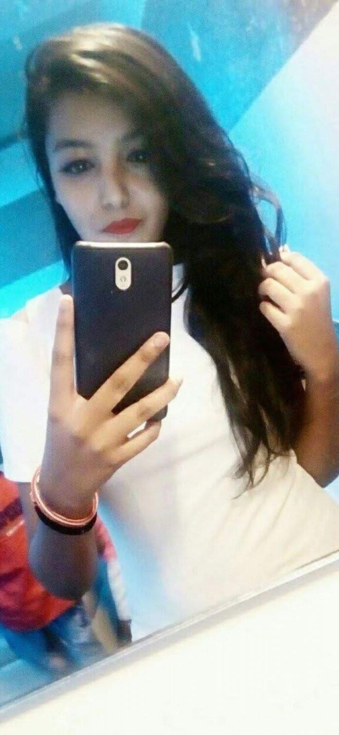 Big tiitty indische Hure in der Personalabteilung für Repost