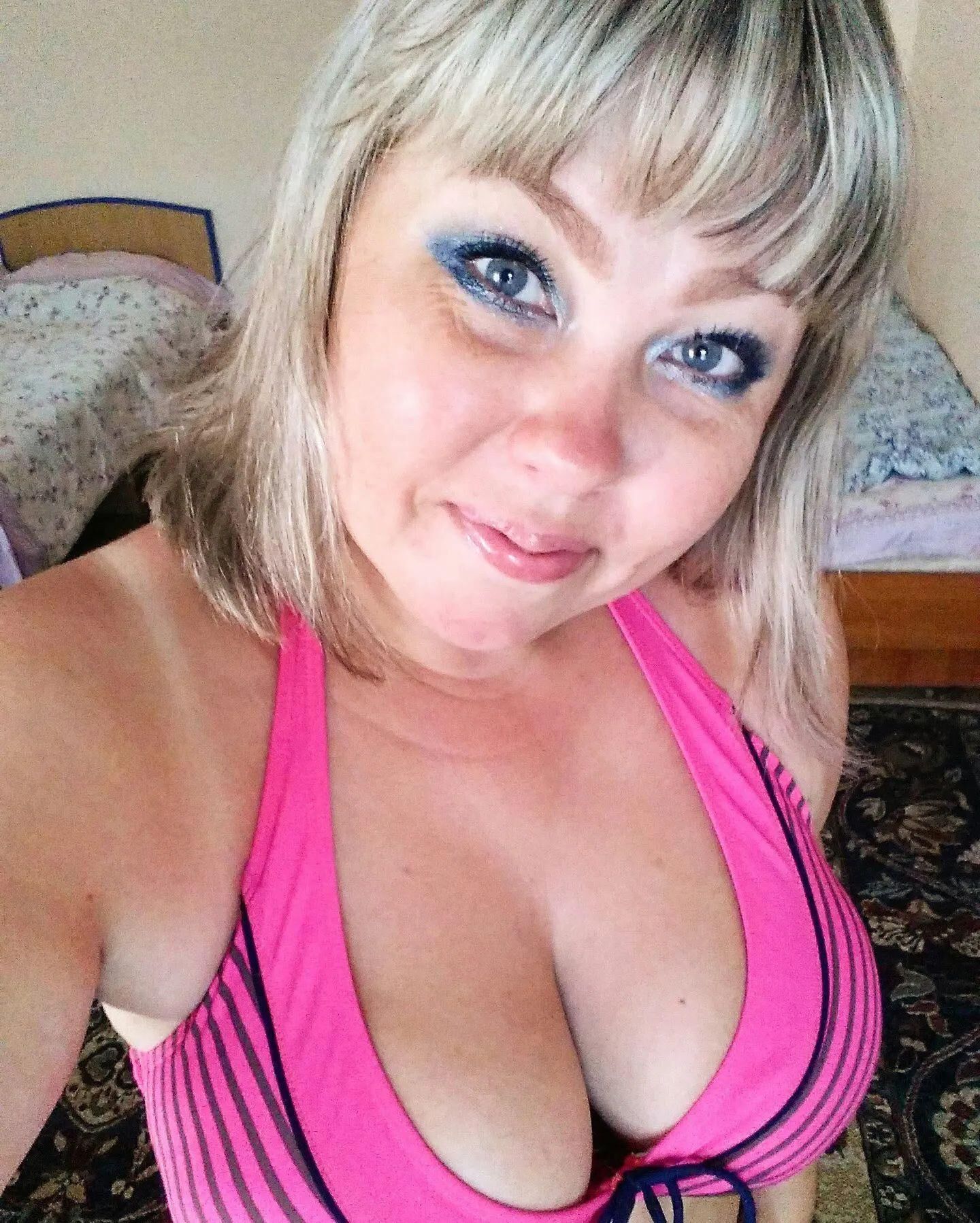 Russische Frau im Bikini