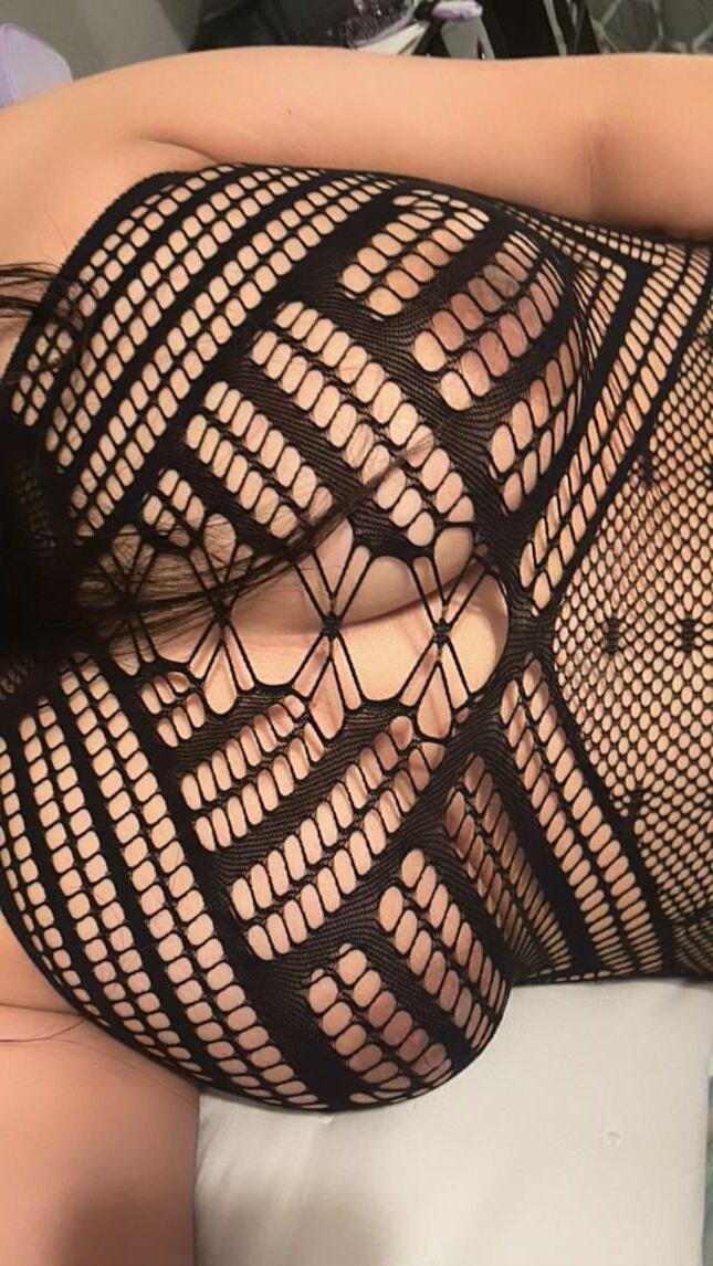 Latina Hotwife Holidays en Europe
