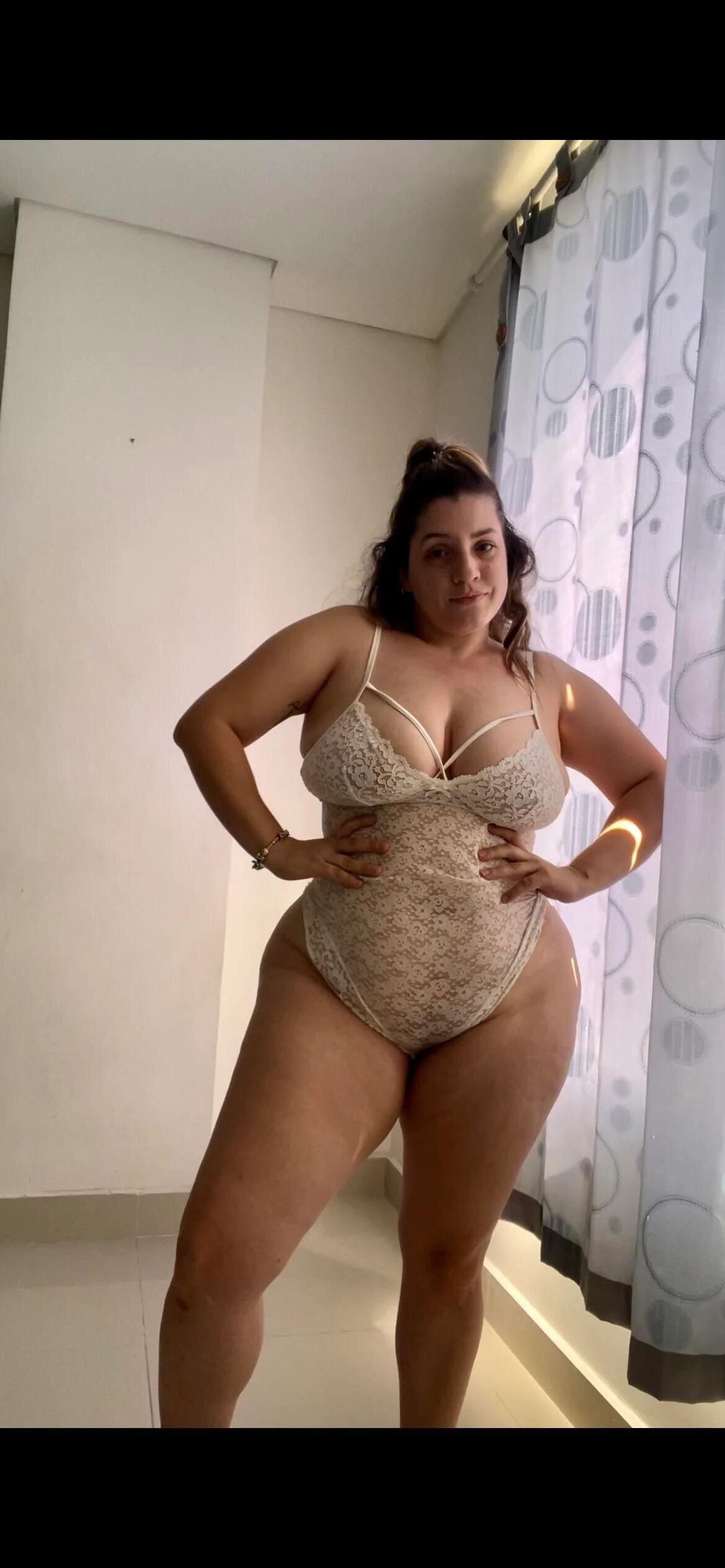 Peau légère Latina Culona Tetona Karen Lina