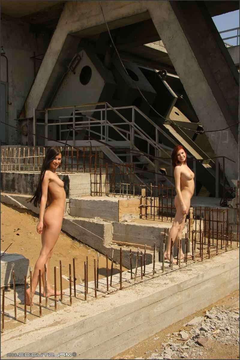 Mplstudios Maria et Nata dans la zone