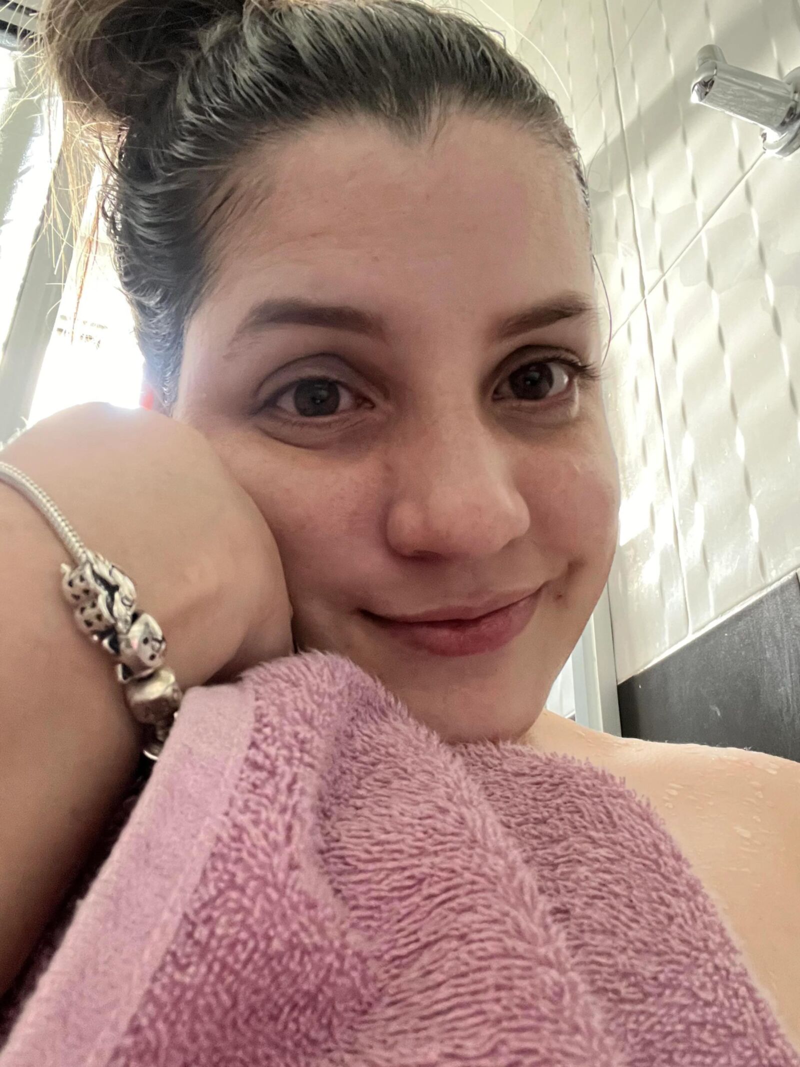 Peau légère Latina Culona Tetona Karen Lina