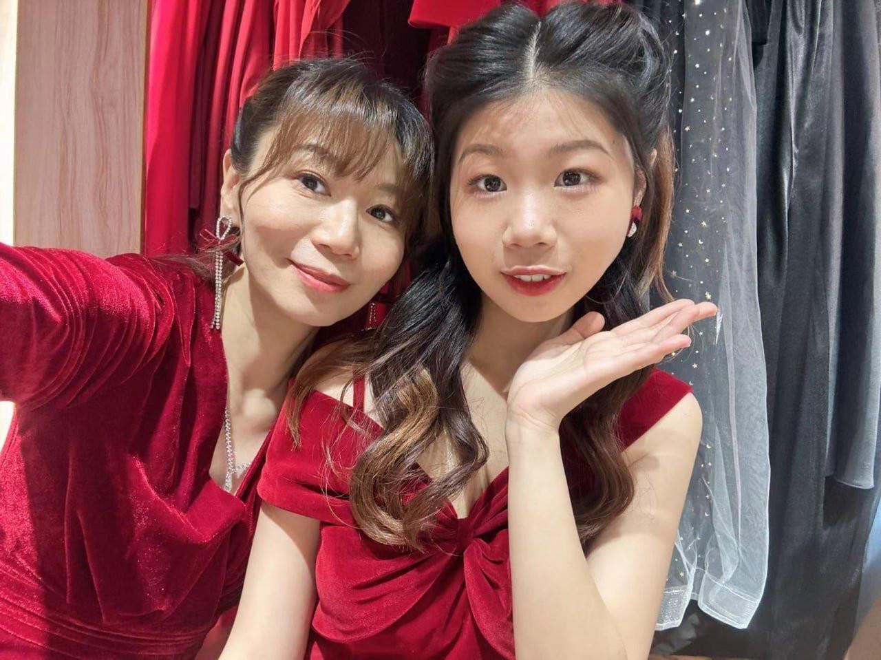 MILF asiatique excitée qui aime être une salope
