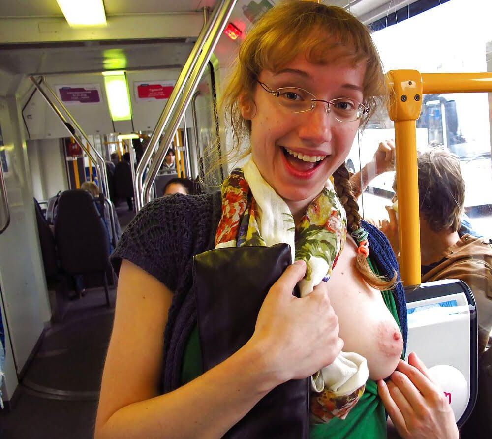 Gretchen mignonne rousse aime les filles