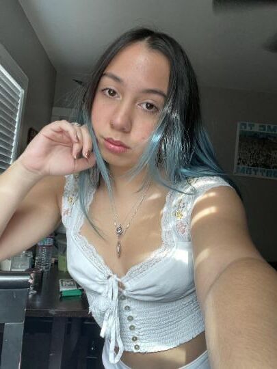 Latina webslut jolie homemade nudes exposed