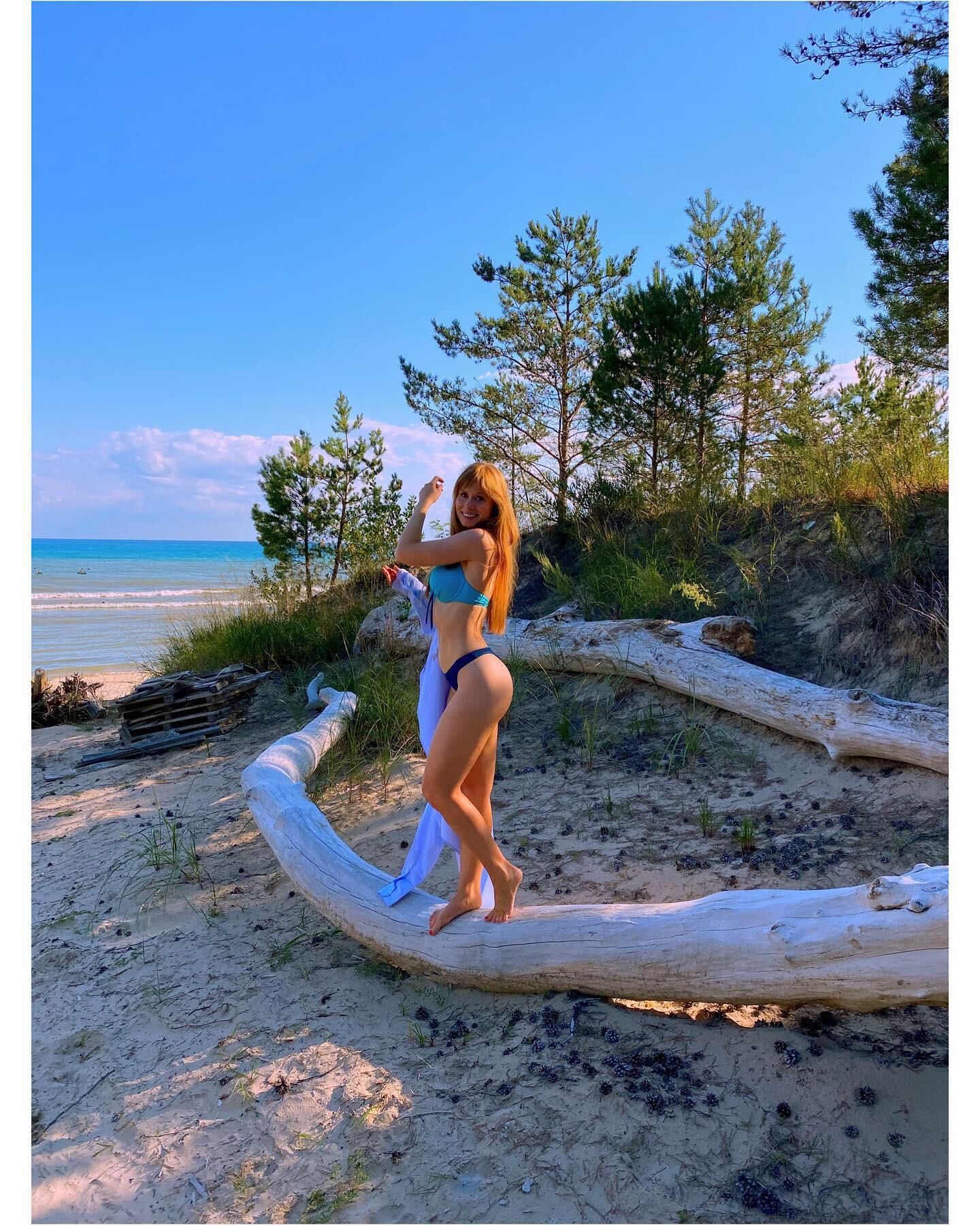 Elle Redhead Non Nude