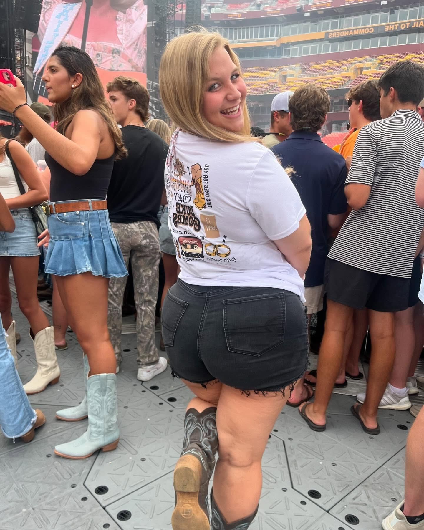 College Snowbunny PAWG for BBC: Halynn
